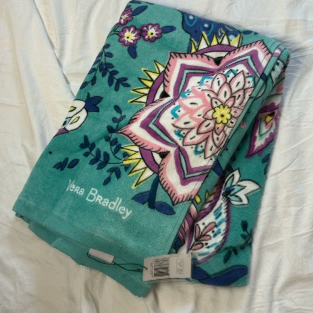 NWT Vera Bradley Peacock Garden Beach Towel NWT Retired Pattern READ DESCRIPTION